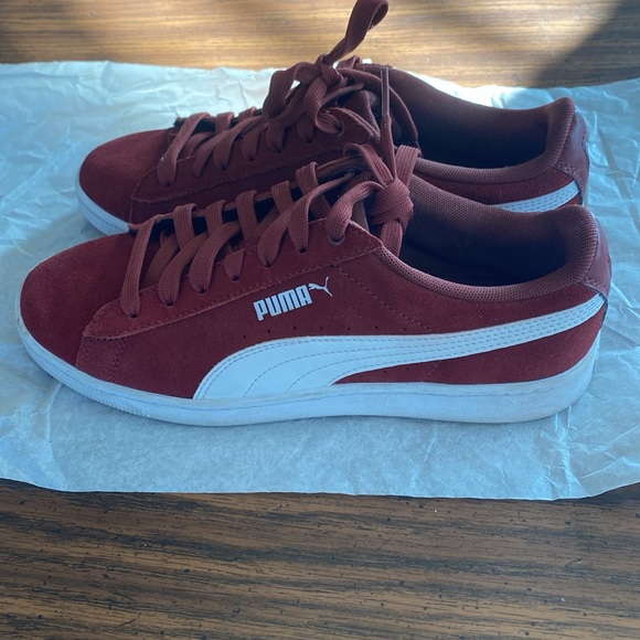 23:11   Puma Suede Sneakers - Picture 3 of 10